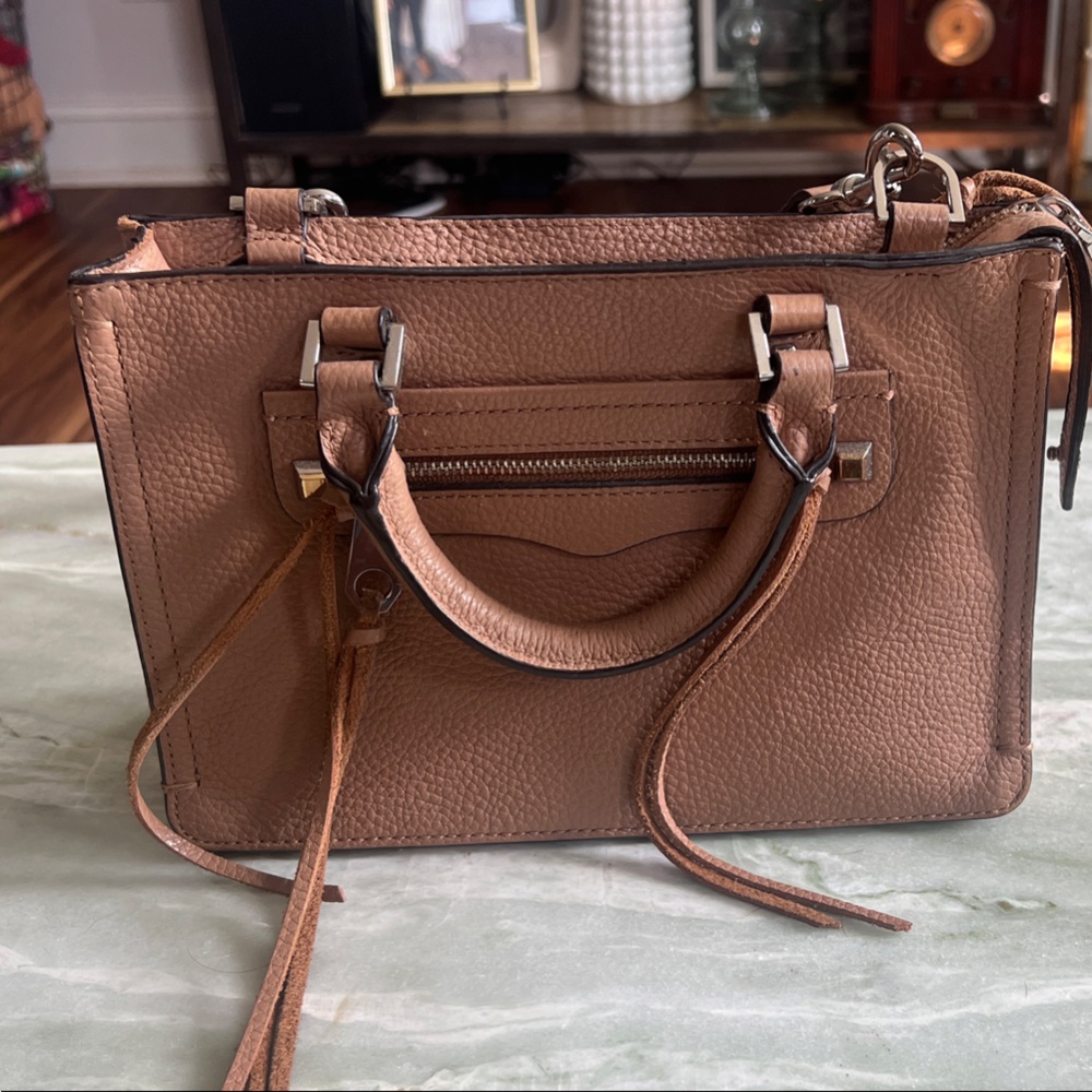 Elegant Tan Leather Handbag